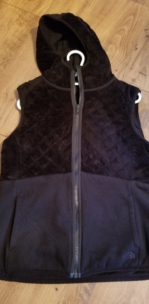 Nwot tnf womens reversible caroluna vest